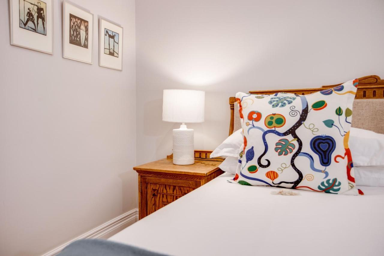 Amberhall Guesthouse 요하네스버그 외부 사진