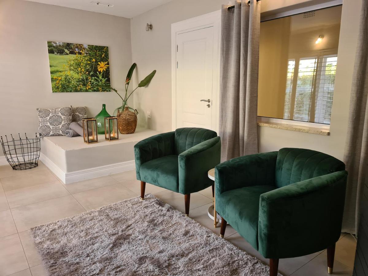 Amberhall Guesthouse 요하네스버그 외부 사진