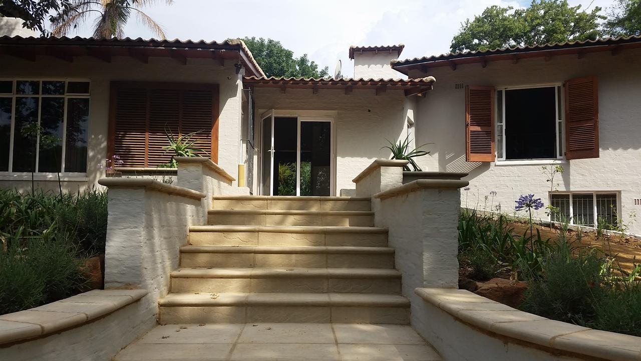 Amberhall Guesthouse 요하네스버그 외부 사진