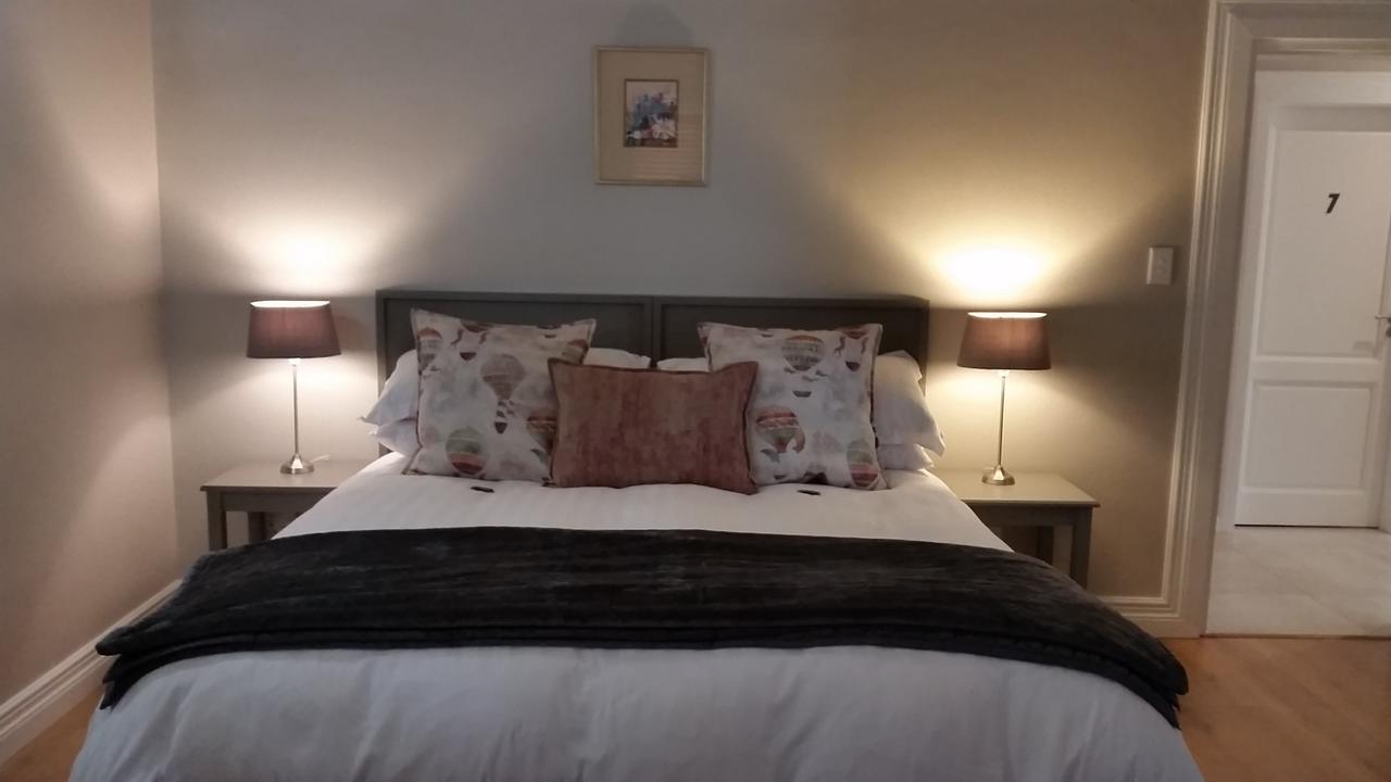 Amberhall Guesthouse 요하네스버그 외부 사진